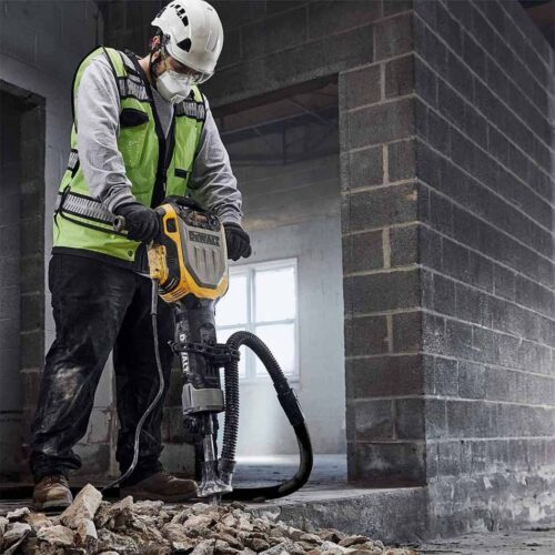 در حال استفاده از چکش تخریب 17 کیلویی 1800 وات دیوالت DeWalt D25966 Demolition Hammer Breaker-17KG 1800 W