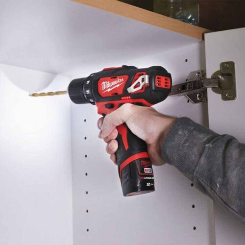 استفاده از دریل شارژی میلواکی Milwaukee M12BDD-202C M12
